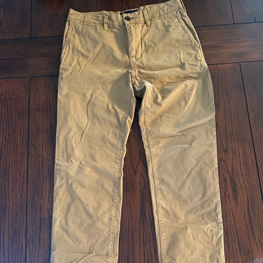 American Eagle Khaki pants 28x30
